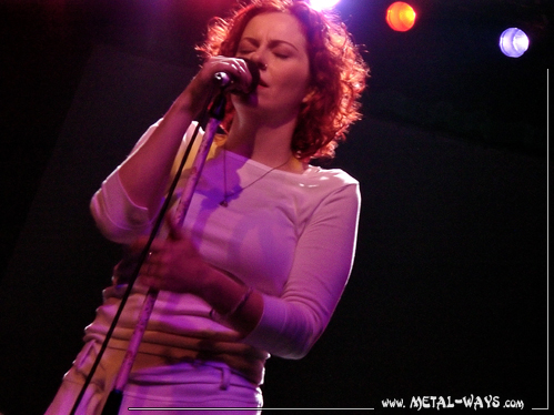 The Gathering @ Le Transbordeur (Anneke Van Giersbergen)