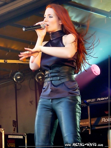 Epica @ Trailerpop (Simone Simons)