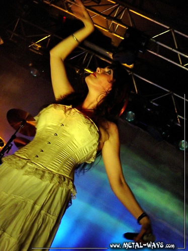 Within Temptation @ Le Bataclan (Sharon Den Adel)