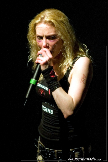 Arch Enemy @ Le Bataclan (Angela Gossow)