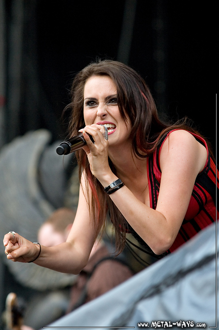 Within Temptation @ Rock en France (Sharon Den Adel)