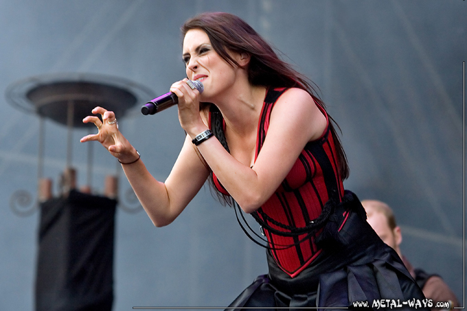 Within Temptation @ Rock en France (Sharon Den Adel)