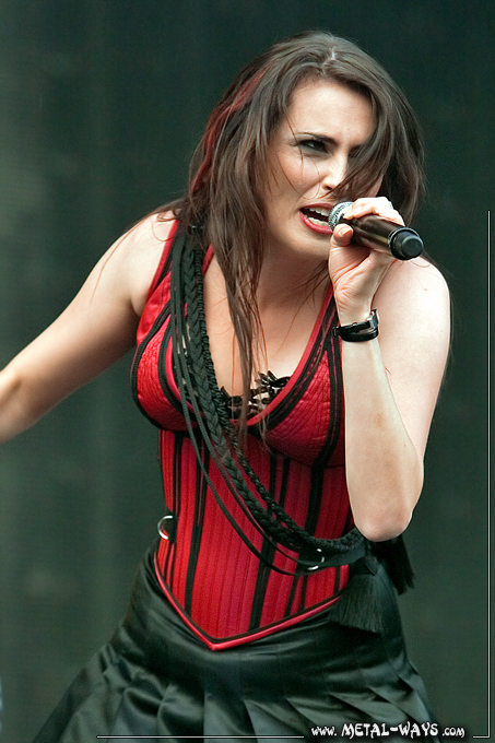 Within Temptation @ Rock en France (Sharon Den Adel)